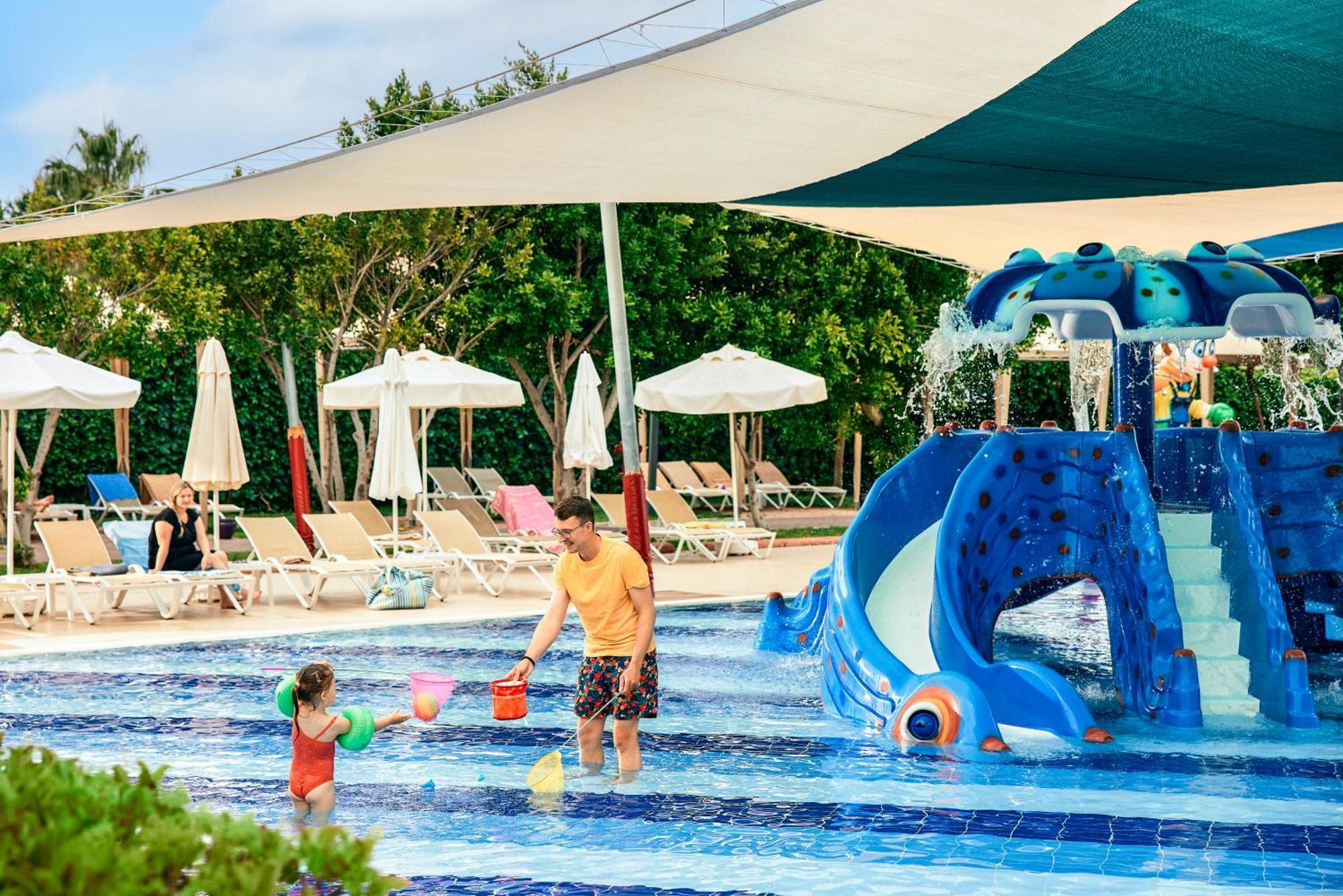 Tui Magic Life Jacaranda Hotel Side Exterior photo The water park at the resort