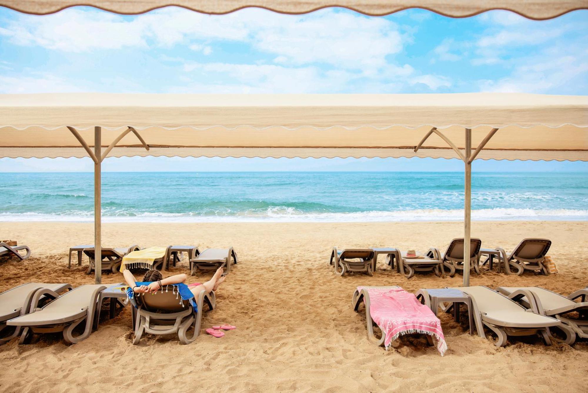 Tui Magic Life Jacaranda Hotel Side Exterior photo Beach in Limassol